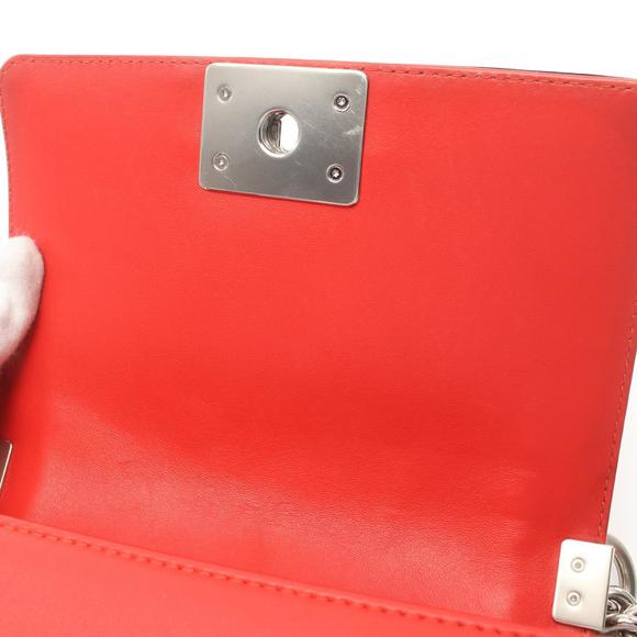 Chanel Boy Chanel Shoulder Bag Leather Shoulder Bag 17990939 in Great Condition - Picture 5 of 6